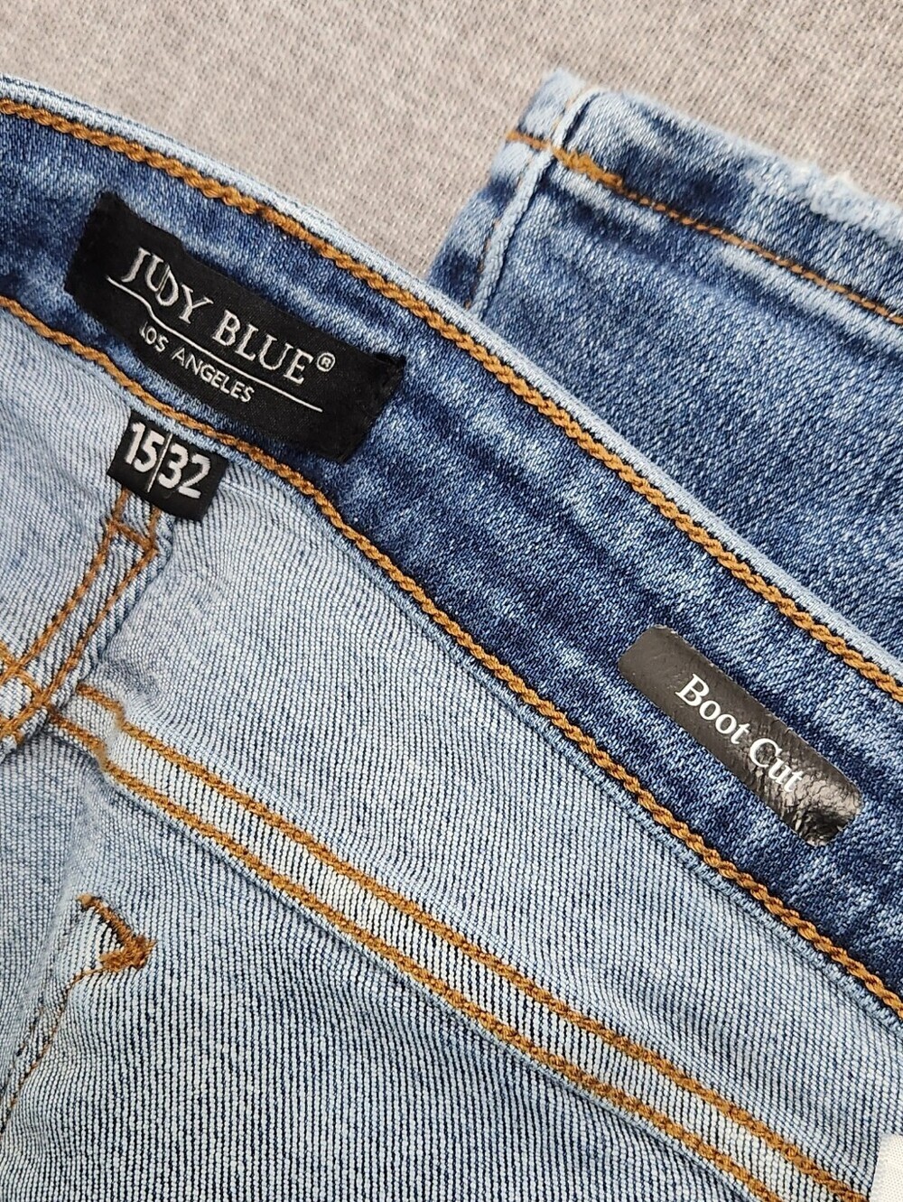 Judy Blue Bootcut Light Wash Stretch Denim Jeans. 15 × 30. Frayed bottom Style - Picture 10 of 12